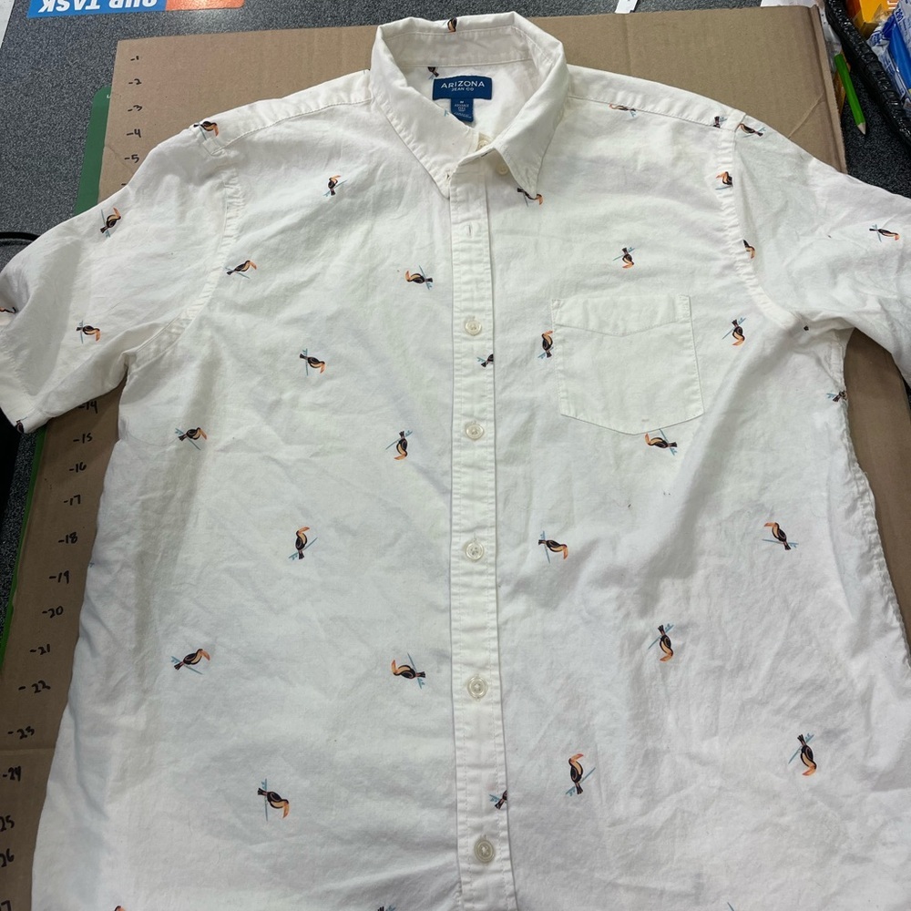 Arizona Jean Company Men's Cream Shirt with Tuscan Design